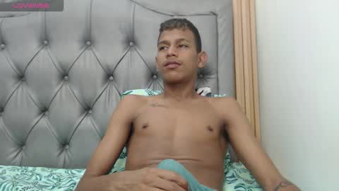 Snapshot of rory_castro chatting on 11.29.25 RORY CASTRO online show from 11.29.25