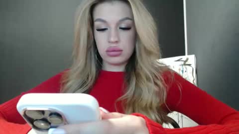 Snapshot of rosaline_ly chatting on 09.10.25 Rosalina online show from 09.10.25