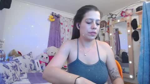 Snapshot of rosario_1996 chatting on 09.17.25 rosario_1996 online show from 09.17.25