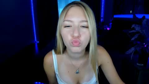 Snapshot of rosarising chatting on 06.18.26 RosaRising online show from 06.18.26