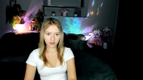Snapshot of rosarising chatting on 06.21.26 RosaRising online show from 06.21.26
