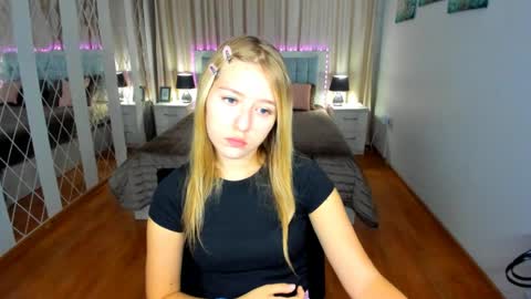 Snapshot of rosarising chatting on 06.28.26 RosaRising online show from 06.28.26