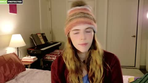 rose77782 online show from 02.19.25