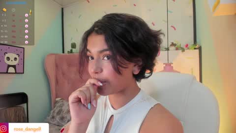 Snapshot of rose_dangel1 chatting on 12.10.24 Rose online show from 12.10.24
