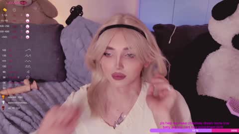 Snapshot of rose_monarch chatting on 12.23.24 Rose online show from 12.23.24