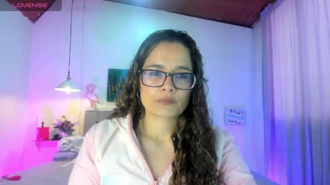 Snapshot of rose_thompson1 chatting on 04.19.26 Rose online show from 04.19.26