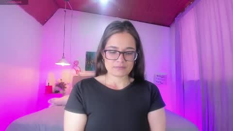 Snapshot of rose_thompson1 chatting on 04.25.26 Rose online show from 04.25.26