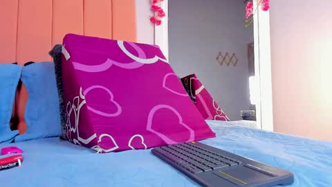 Snapshot of rose_thompson19 chatting on 04.30.26 Rosse online show from 04.30.26
