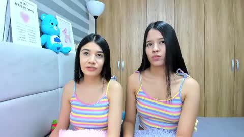 Snapshot of roseandmiah chatting on 06.23.26 Rose y Miah online show from 06.23.26