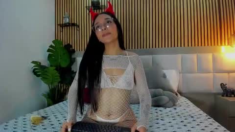 Snapshot of roseaurora chatting on 11.25.25 roseaurora online show from 11.25.25