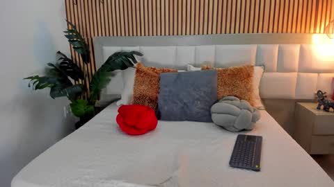 roseaurora online show from 01.08.26