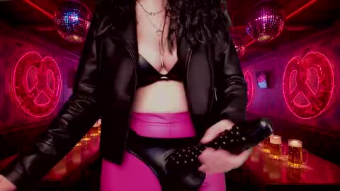 Snapshot of roseblooom chatting on 10.01.25 Rosebloom online show from 10.01.25