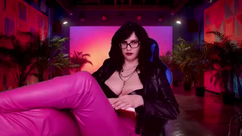 Snapshot of roseblooom chatting on 10.19.25 Rosebloom online show from 10.19.25