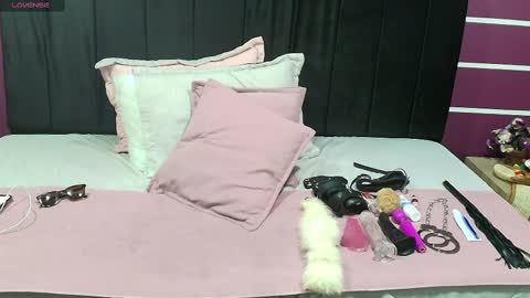 R O S E   S M I T H online show from 02.12.25