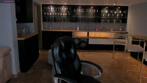 Snapshot of roseferrera chatting on 01.11.25 Rose online show from 01.11.25