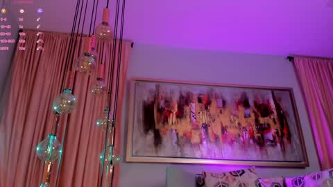 Snapshot of roseferrera chatting on 01.29.25 Rose online show from 01.29.25