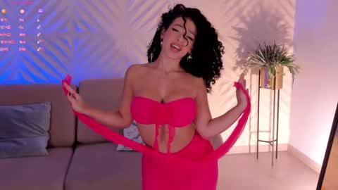 Snapshot of roseferrera chatting on 03.07.25 Rose online show from 03.07.25