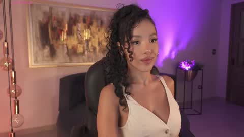 Snapshot of roseferrera chatting on 01.09.26 Rose online show from 01.09.26