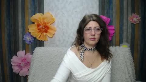 Snapshot of rosehille chatting on 04.19.26 RoseHille online show from 04.19.26