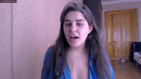 Snapshot of roselina_ chatting on 01.04.25 Rose online show from 01.04.25