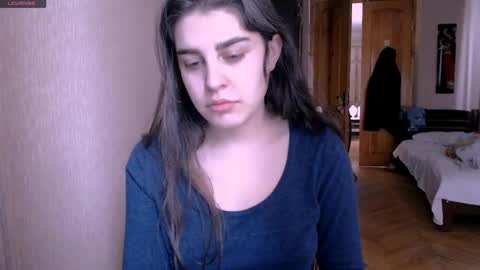 Snapshot of roselina_ chatting on 02.09.25 Rose online show from 02.09.25