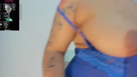 Snapshot of roselyn_caprice chatting on 06.14.26 roselyn online show from 06.14.26