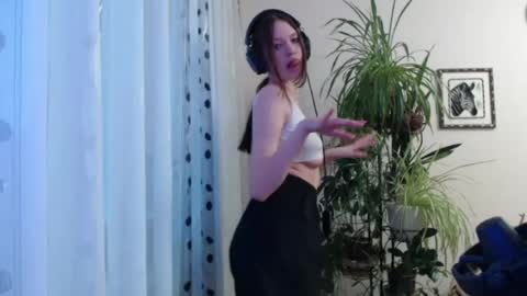Snapshot of rosendalounsberry chatting on 04.20.26 Lina online show from 04.20.26