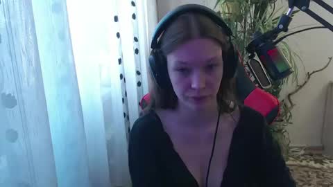 Snapshot of rosendalounsberry chatting on 04.29.26 Lina online show from 04.29.26