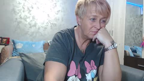 Lovepinklilly online show from 01.12.25