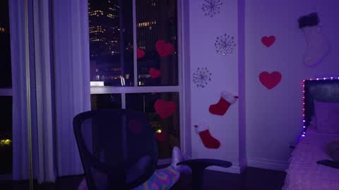 Rose Taylor online show from 12.27.24