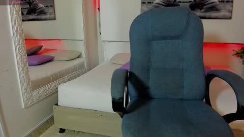 rosi_cooper online show from 10.18.25