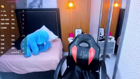 Snapshot of rosie_moss chatting on 11.15.25 ROSSI online show from 11.15.25