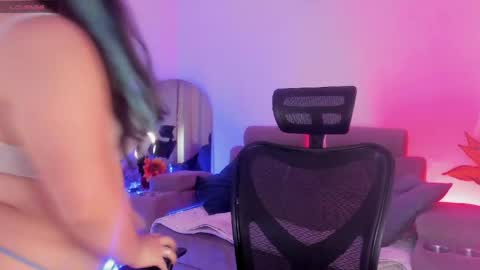 Snapshot of ross_lee chatting on 04.11.26 ross_lee online show from 04.11.26