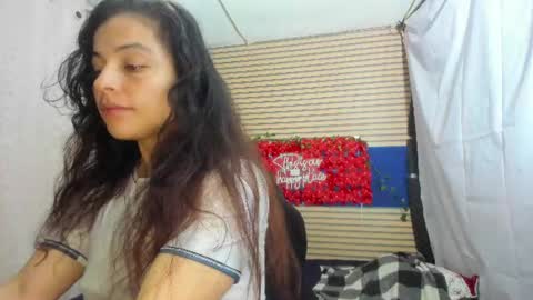 Snapshot of rosse_25 chatting on 07.05.26 Would you like to help me with supplementation and sports suits so I can compete in powerlifting online show from 07.05.26