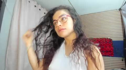 Snapshot of rosse_25 chatting on 07.10.26 Would you like to help me with supplementation and sports suits so I can compete in powerlifting online show from 07.10.26