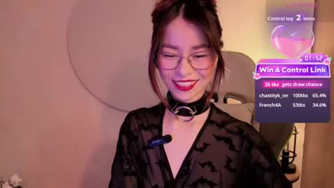 Snapshot of rosse_98_ chatting on 06.25.26 Miss Rosse online show from 06.25.26
