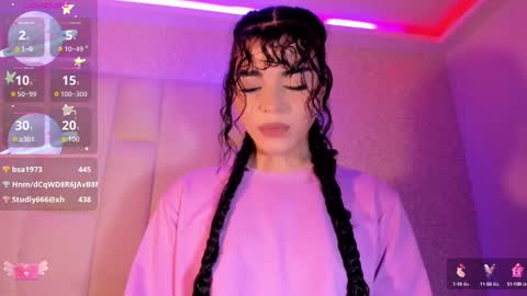 Snapshot of rosselfinoll chatting on 02.09.25 Rossel online show from 02.09.25