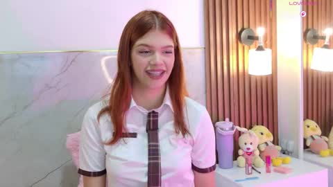 Snapshot of rossi_purple chatting on 11.30.25 ANAHI online show from 11.30.25