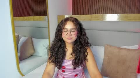 Snapshot of rossie_lanie_ chatting on 04.18.26 rossie_lanie_ online show from 04.18.26