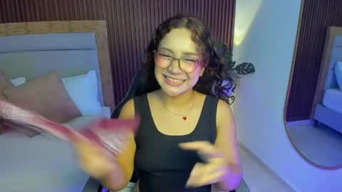 Snapshot of rossie_lanie_ chatting on 04.22.26 rossie_lanie_ online show from 04.22.26