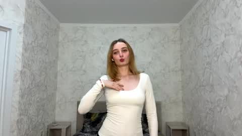 Snapshot of rossylume chatting on 05.20.26 Alice online show from 05.20.26