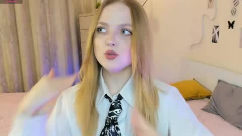 Snapshot of rosy_sigh chatting on 05.27.26 Im Luna online show from 05.27.26
