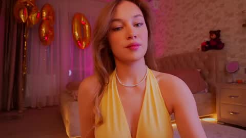 Snapshot of rosyemily chatting on 04.27.26 Hi Im Maria Check my Bio online show from 04.27.26