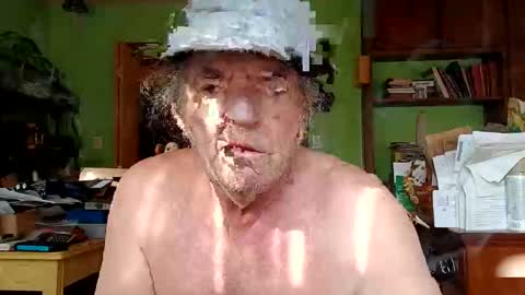 Snapshot of rotorranch chatting on 11.12.25 rotorranch online show from 11.12.25