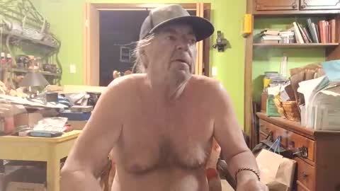 Snapshot of rotorranch chatting on 11.21.25 rotorranch online show from 11.21.25