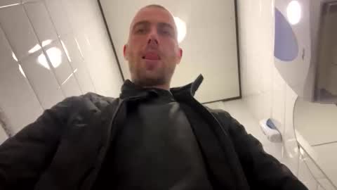 rotteei1 online show from 10.16.25