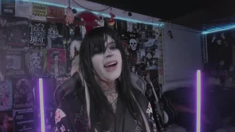 Snapshot of rotten_dreams chatting on 06.05.26 rot online show from 06.05.26