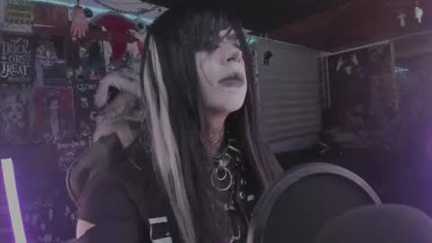 Snapshot of rotten_dreams chatting on 07.20.26 rot online show from 07.20.26