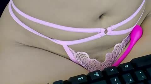 Snapshot of rouse_sexy_hotxx77 chatting on 06.17.26 rouse_sexy_hotxx77 online show from 06.17.26
