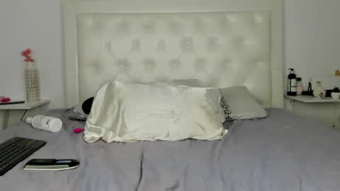 Snapshot of rouse_sexy_hotxx77 chatting on 07.12.26 rouse_sexy_hotxx77 online show from 07.12.26